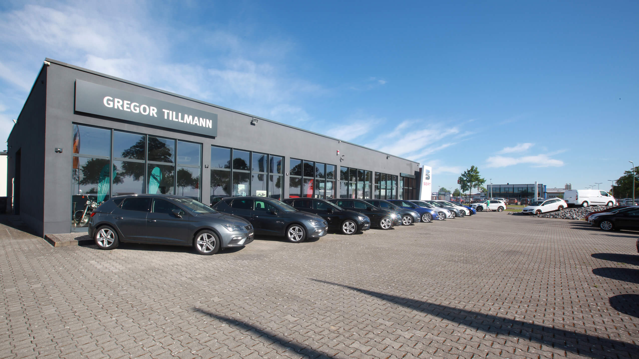Außen4 Autohaus Tillmann | Ansprechpartner für SEAT & CUPRA